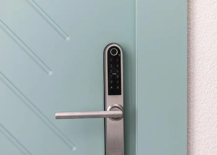 Japandi Style Luxury Penthouse דירה